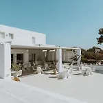 Archipelagos Sarakiniko (Paros)