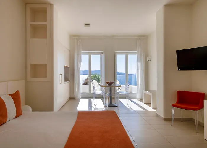 Archipelagos Sarakiniko (Paros)