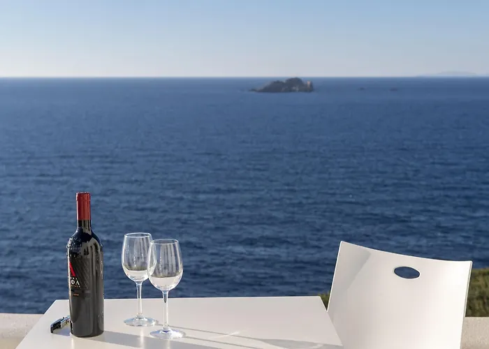 Archipelagos Sarakiniko (Paros)